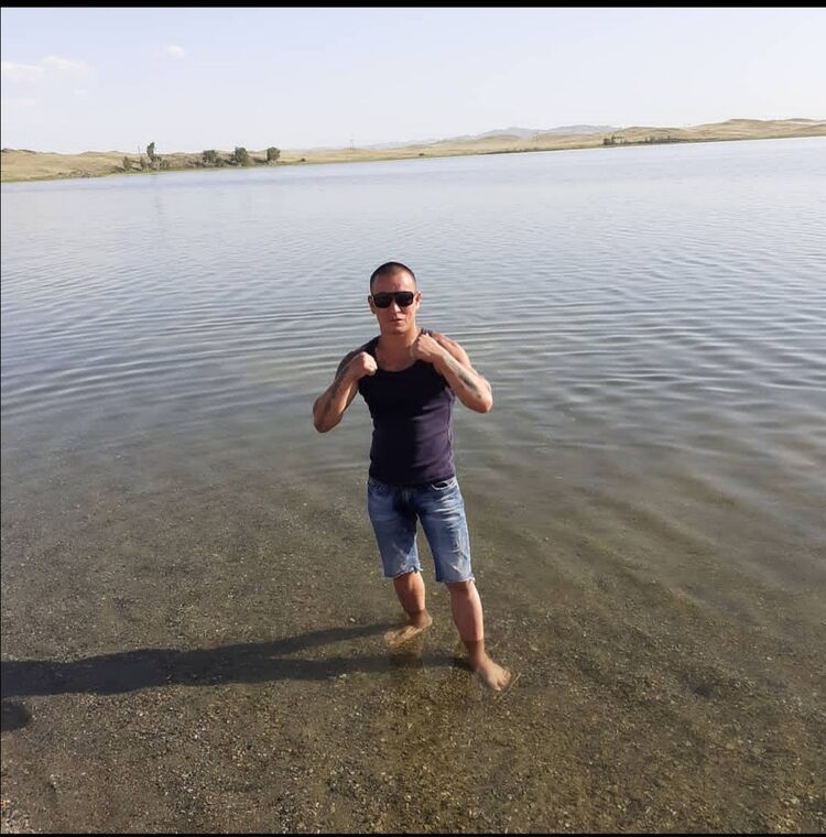  29649389  Azamat, 42 ,    