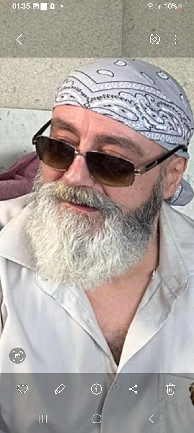  52651009  Kakha, 55 ,    