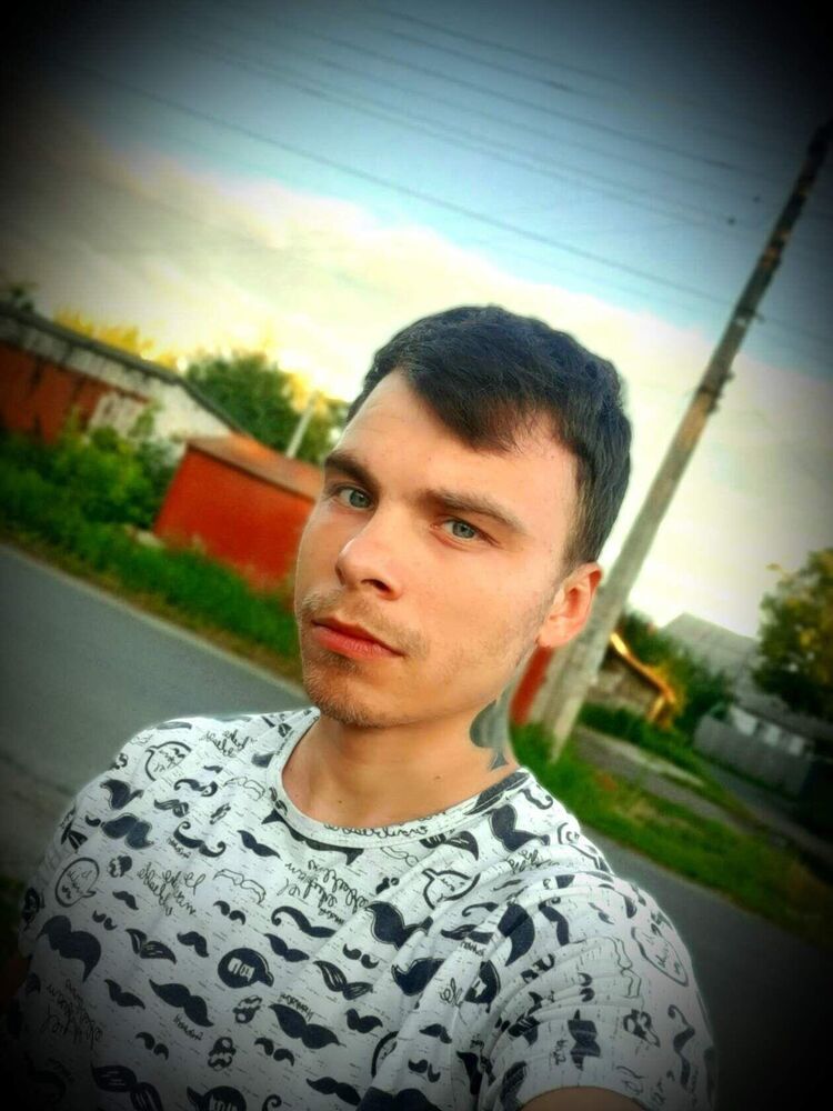  45012199  Denis, 26 ,    