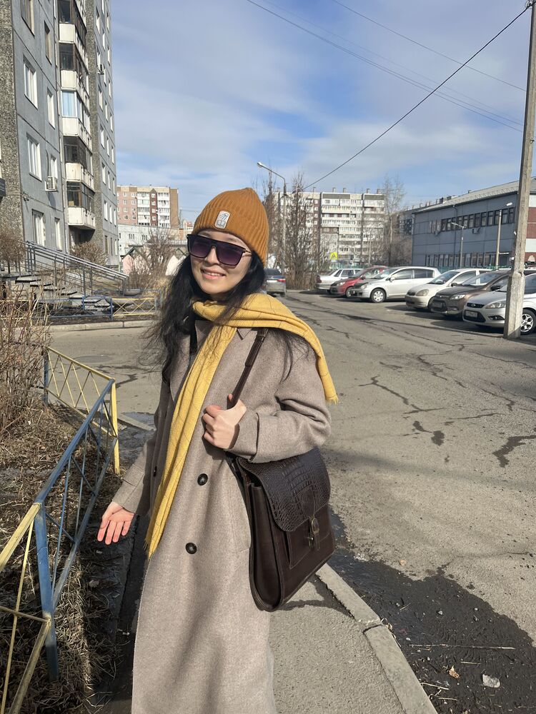  ,   Leila, 24 ,   ,   , c 