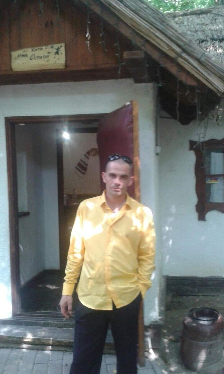  9713179  Maksim, 44 ,    