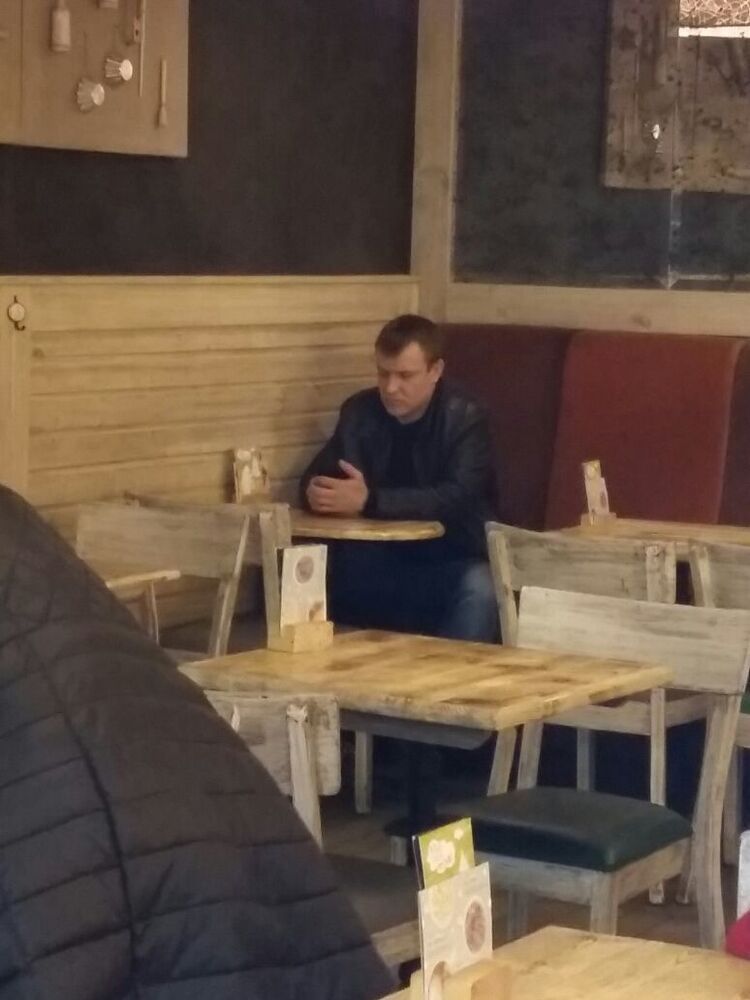  15256809  A, 44 ,    -