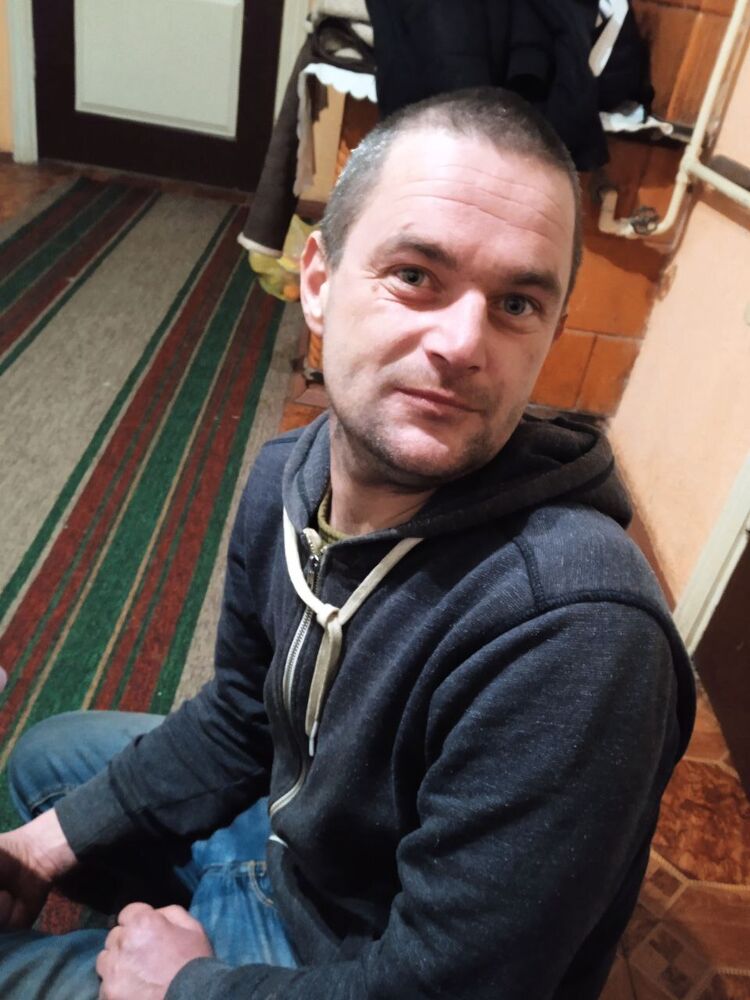  26625569  Andrei, 38 ,    