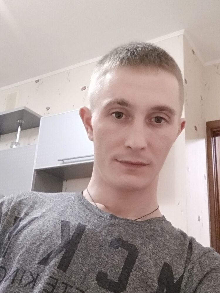  28388469  Vik, 33 ,    