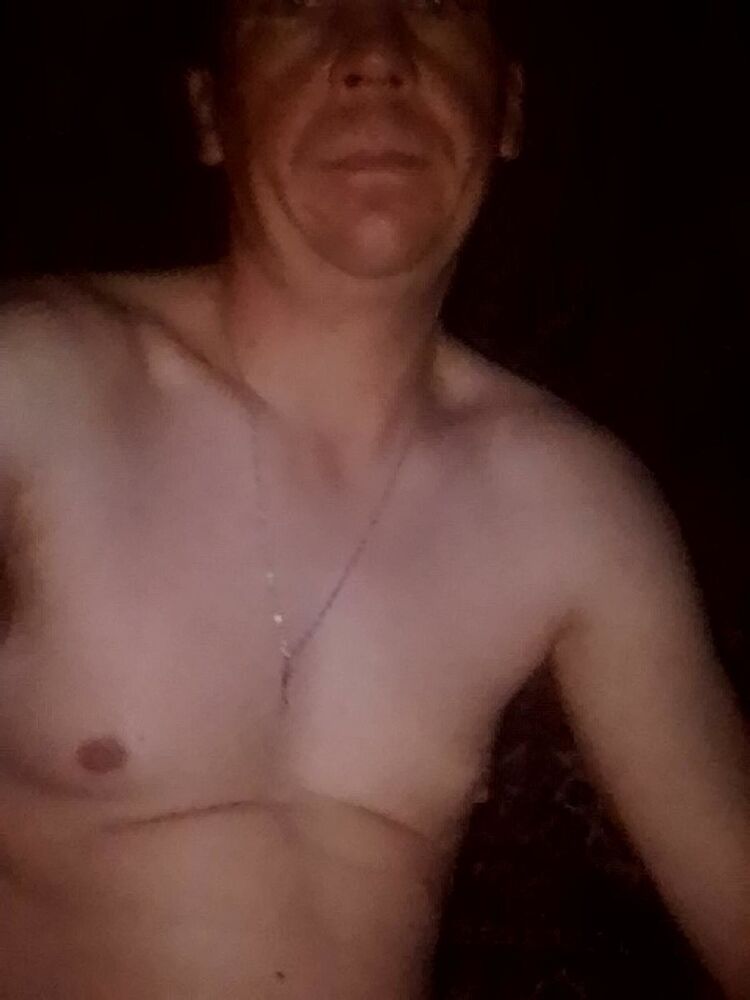  19105729  Dima, 48 ,    