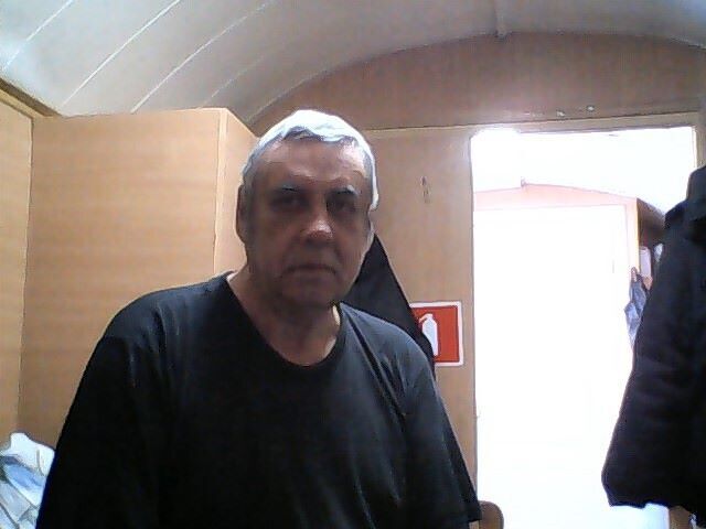  28020649  , 61 ,    