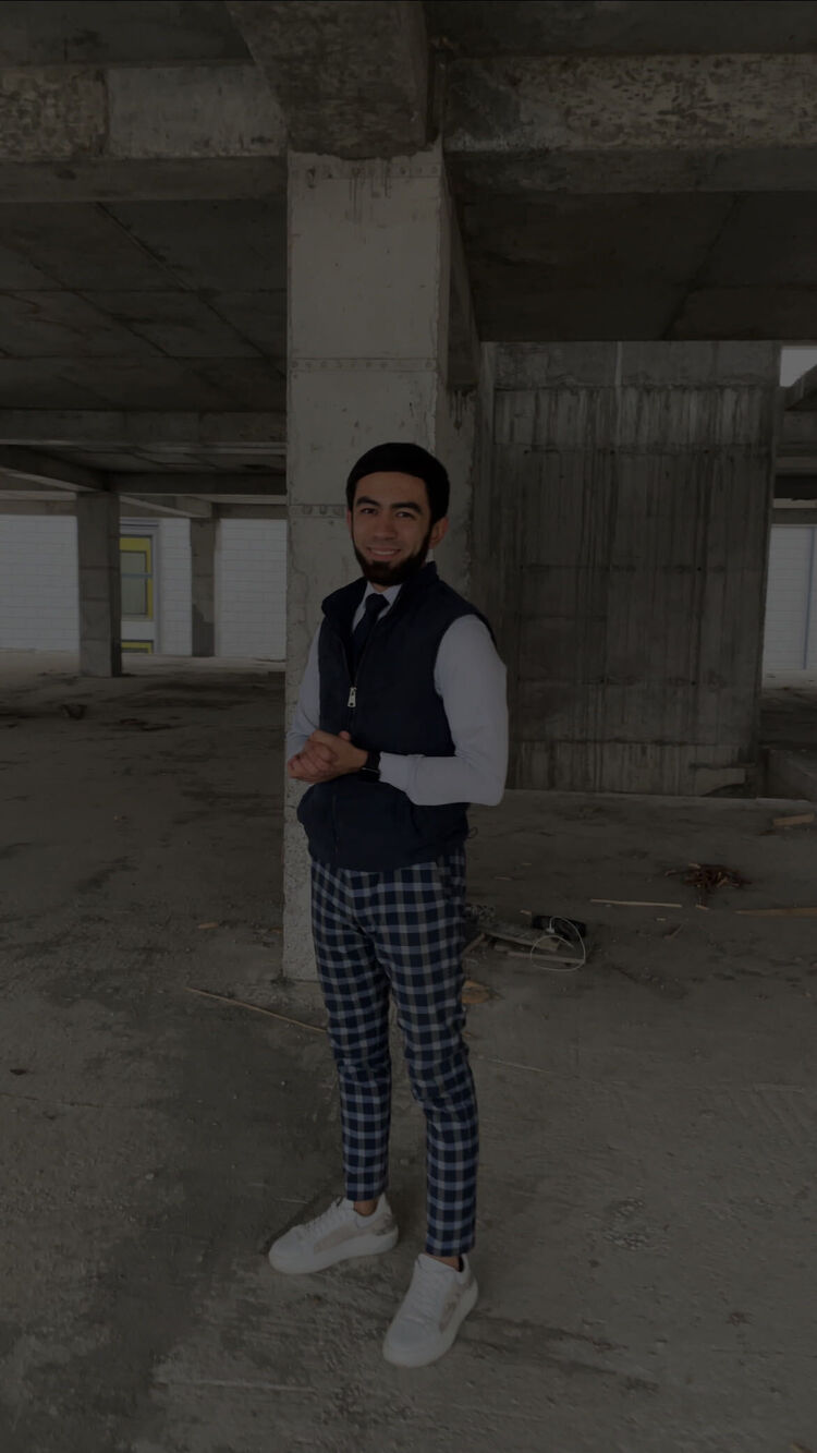  31897629  Abdulaziz, 24 ,    