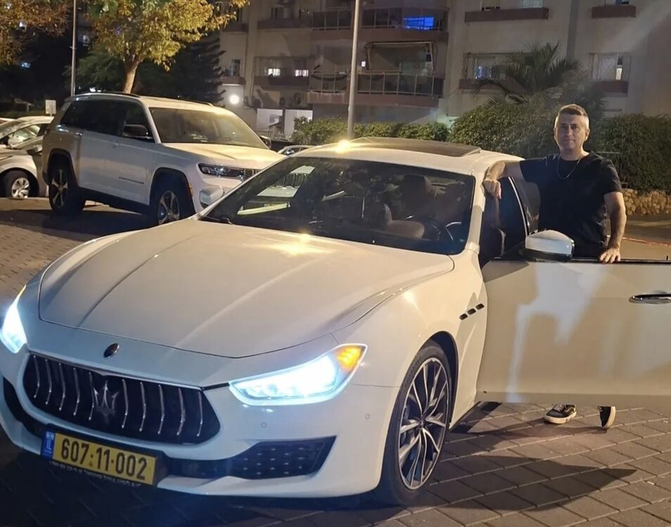  54262349  Alberto, 35 ,    