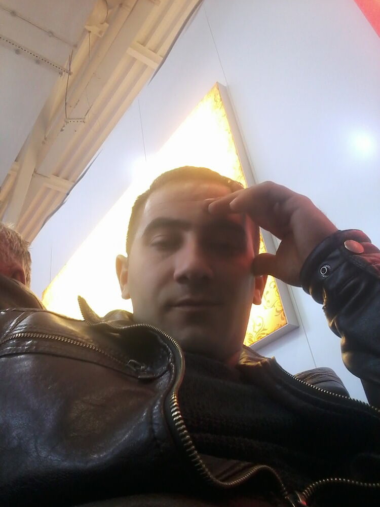  16091649  Hayk, 35 ,     