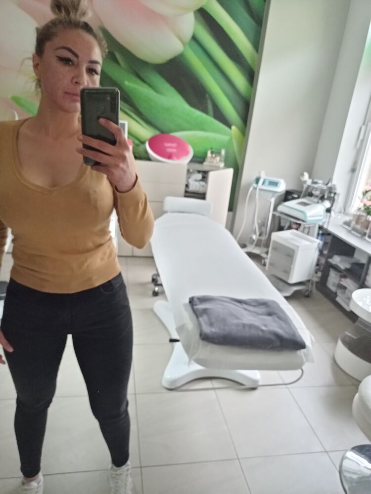  24202679  Olena, 44 ,    