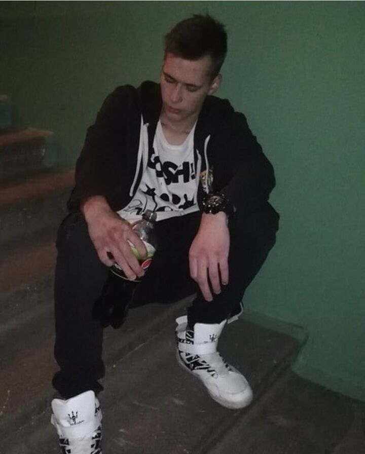  46557649  , 24 ,    
