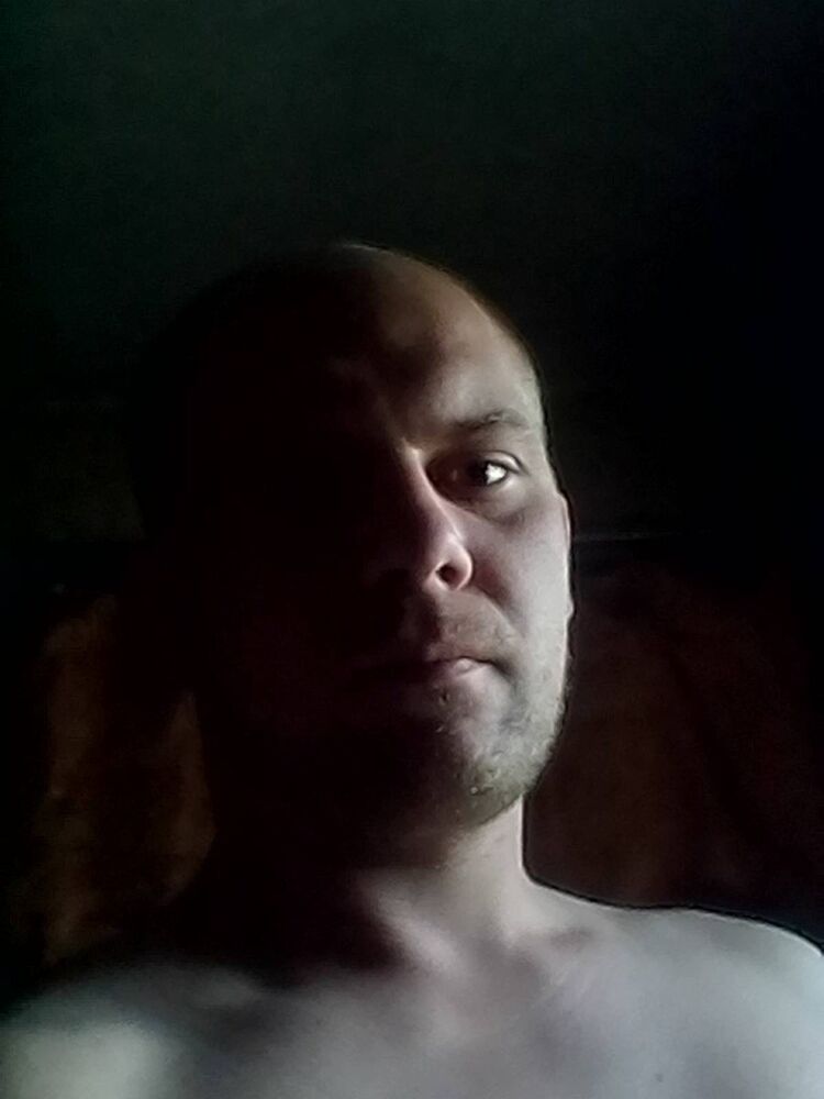  9589819  Faki, 33 ,    