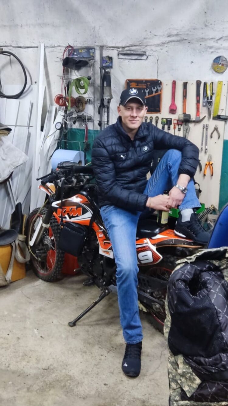  46568649  , 38 ,    