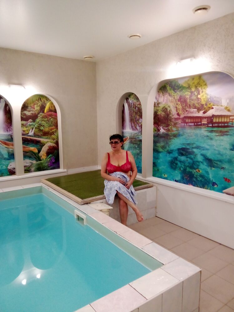  ,   Elena, 46 ,   ,   , c 