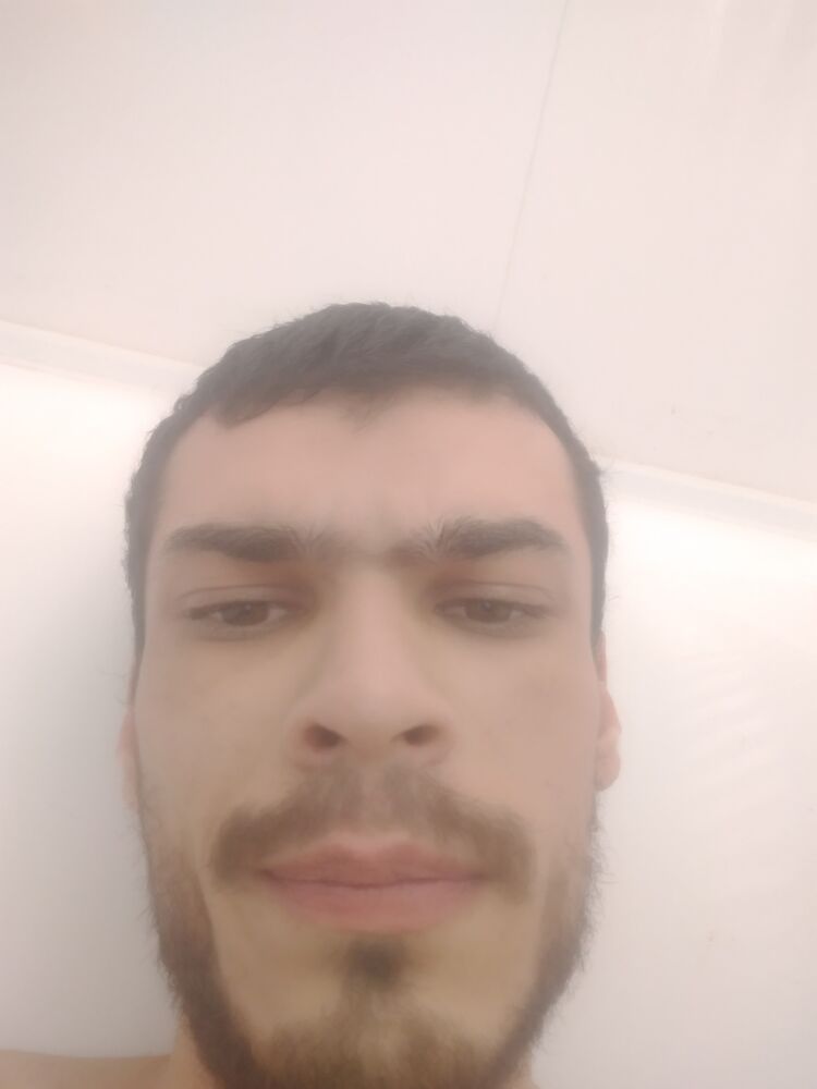  48602389  Robert, 28 ,    