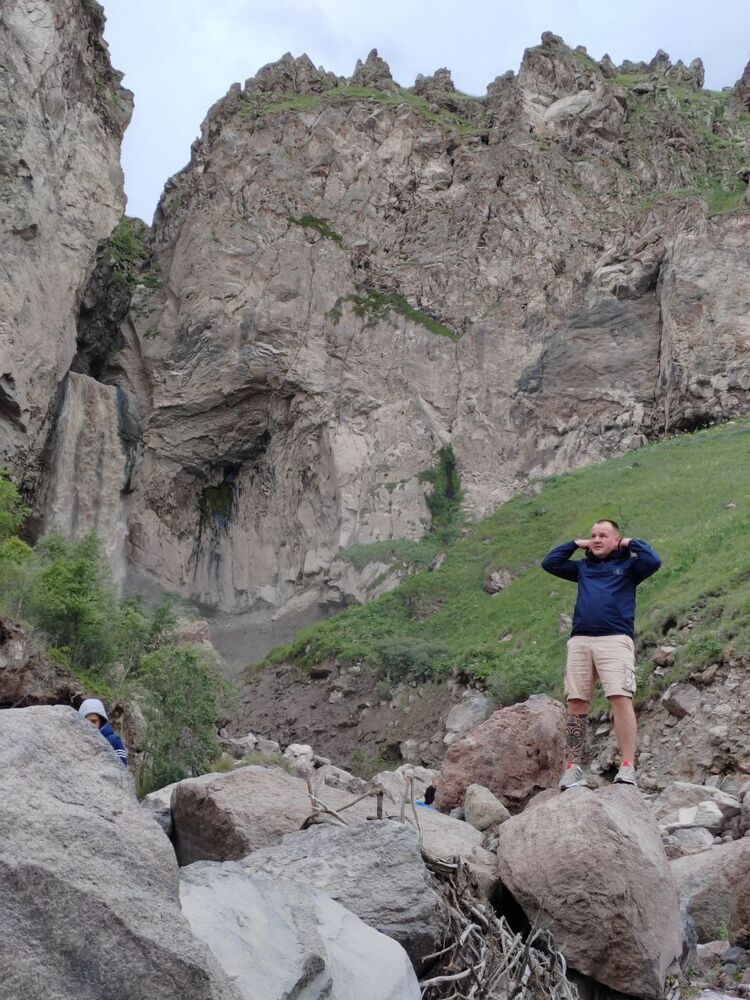  44724239  , 37 ,    -