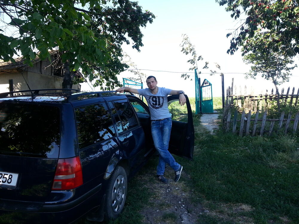  6902769  Evghenii, 35 ,    