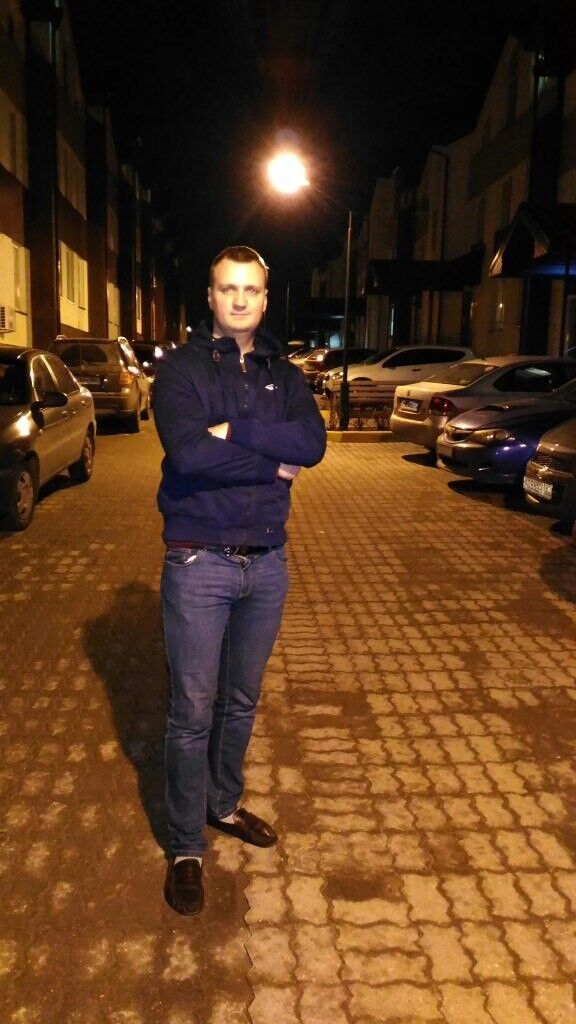  ,   Denis, 32 ,   ,   , c 