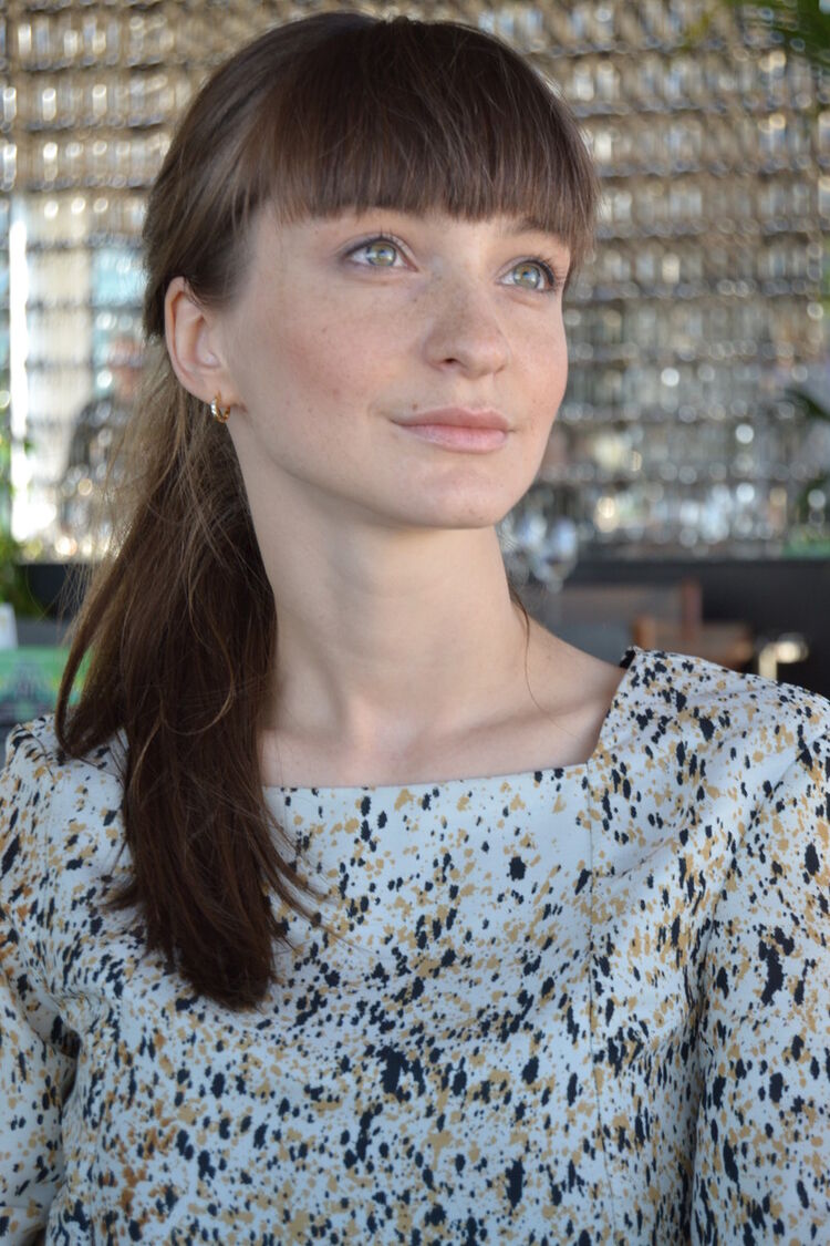  6858819  , 43 ,    -