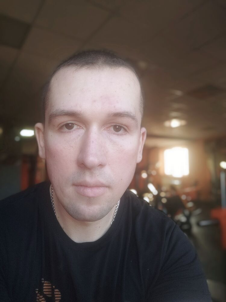  31570919  Oleg, 37 ,    