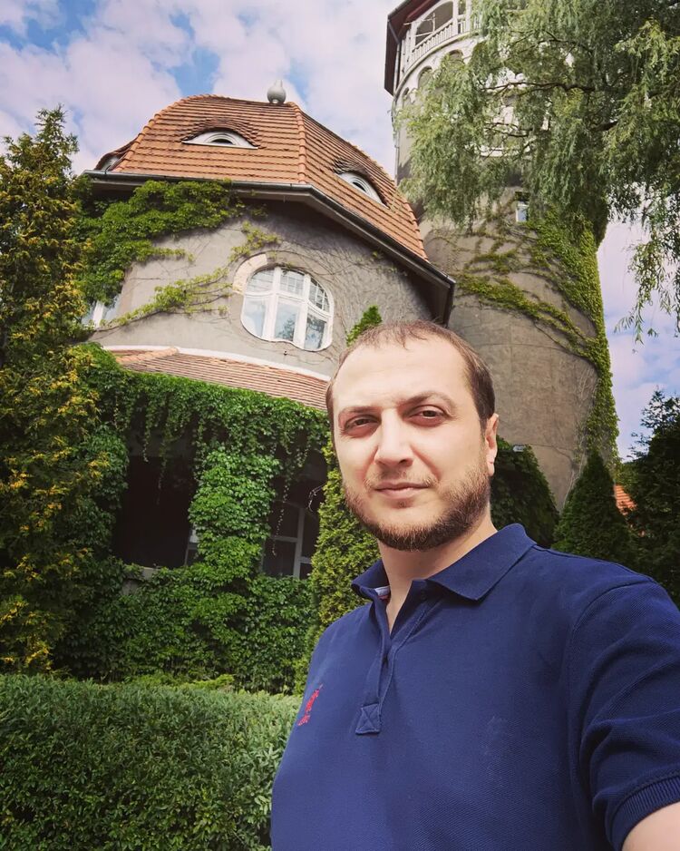  ,   Harvey, 37 ,   ,   