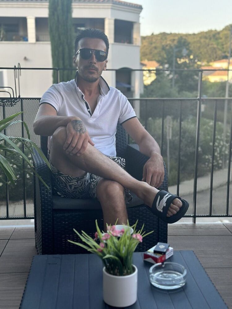  44873299  Omar, 40 ,    Charenton-Le-Pont