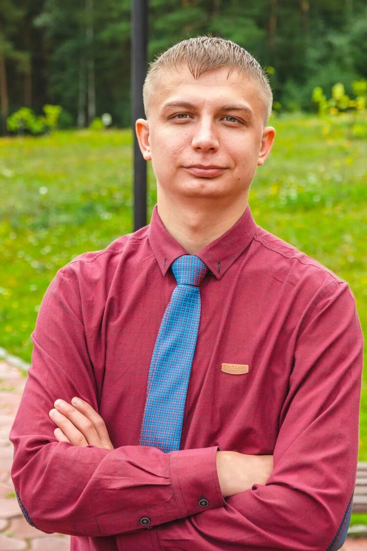  43890869  Stanislav, 31 ,    