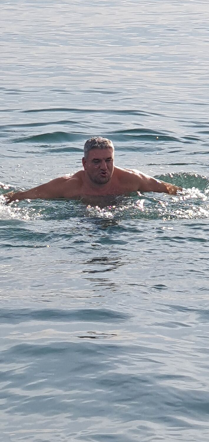  29412329  Oleg, 56 ,    