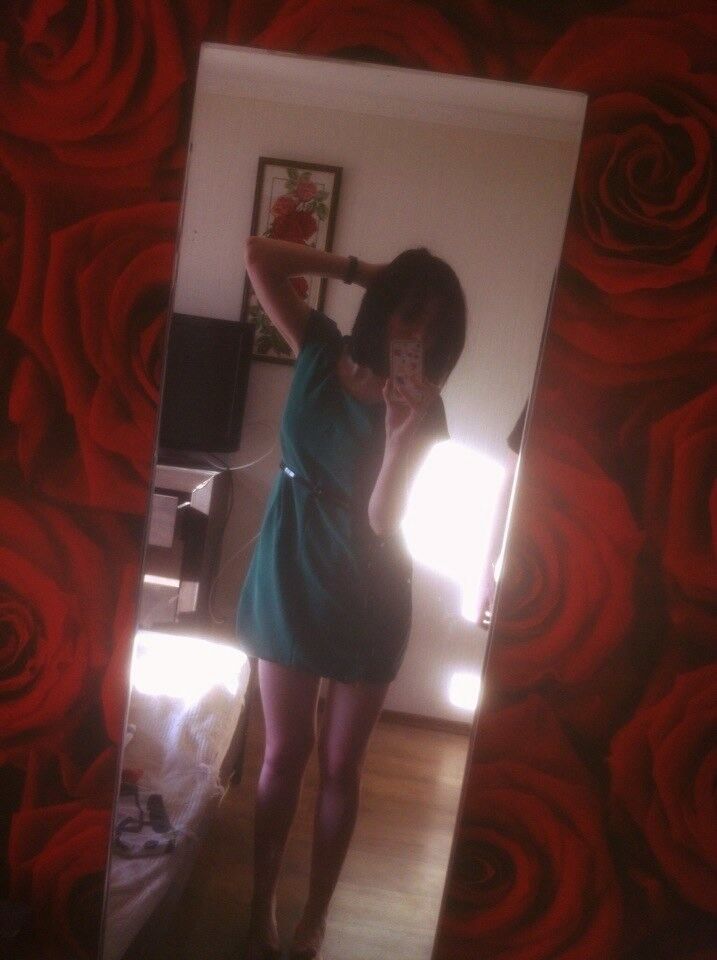  -,   Anya, 32 ,   