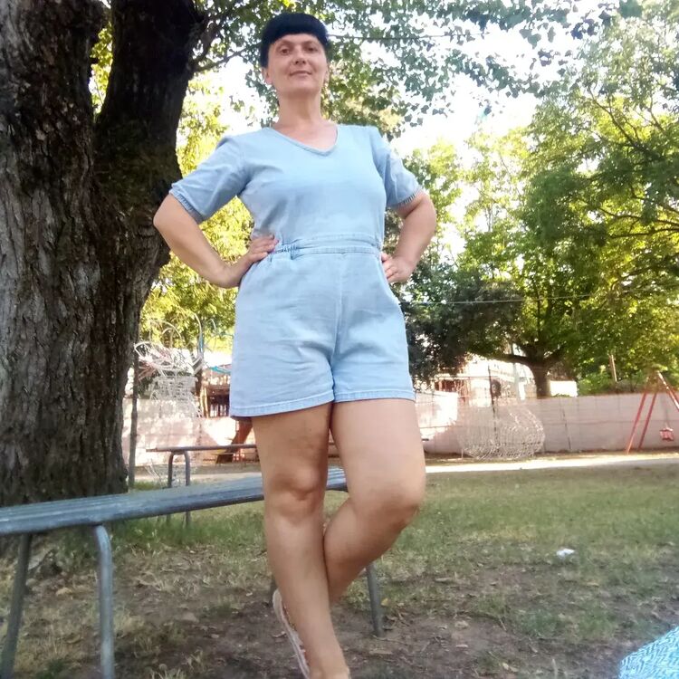  37046149  Elena, 48 ,    Arona