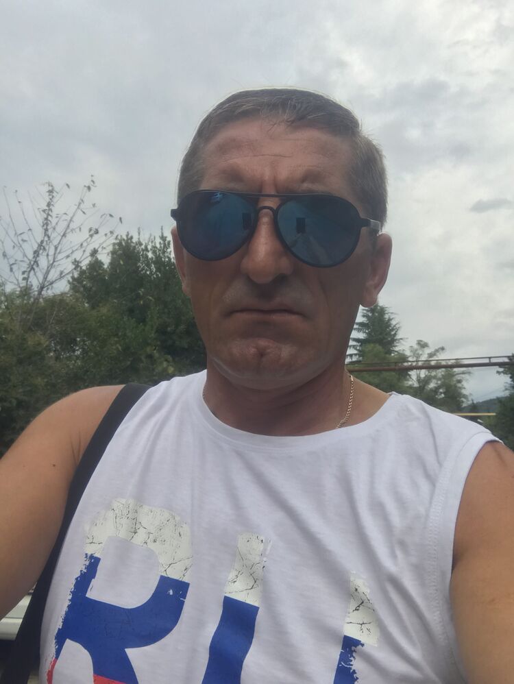  40386779  , 53 ,    