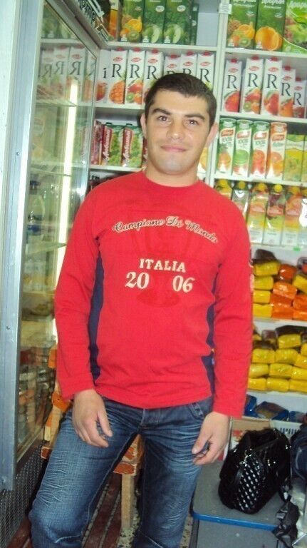  18947809  Andrei, 36 ,    