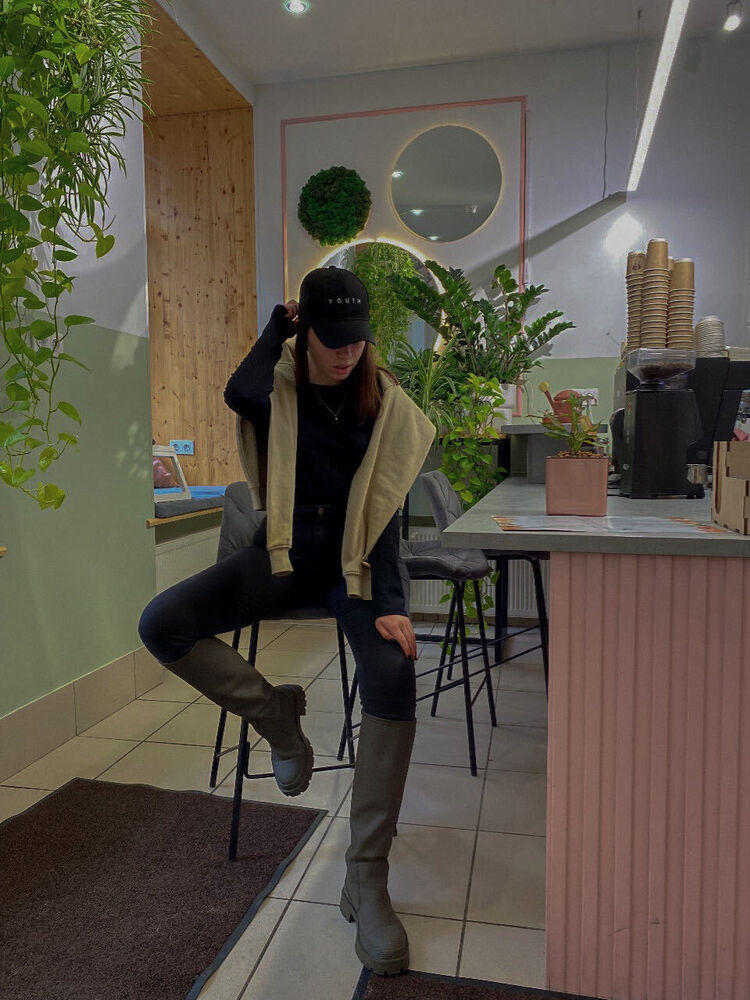  26700879  , 24 ,    -