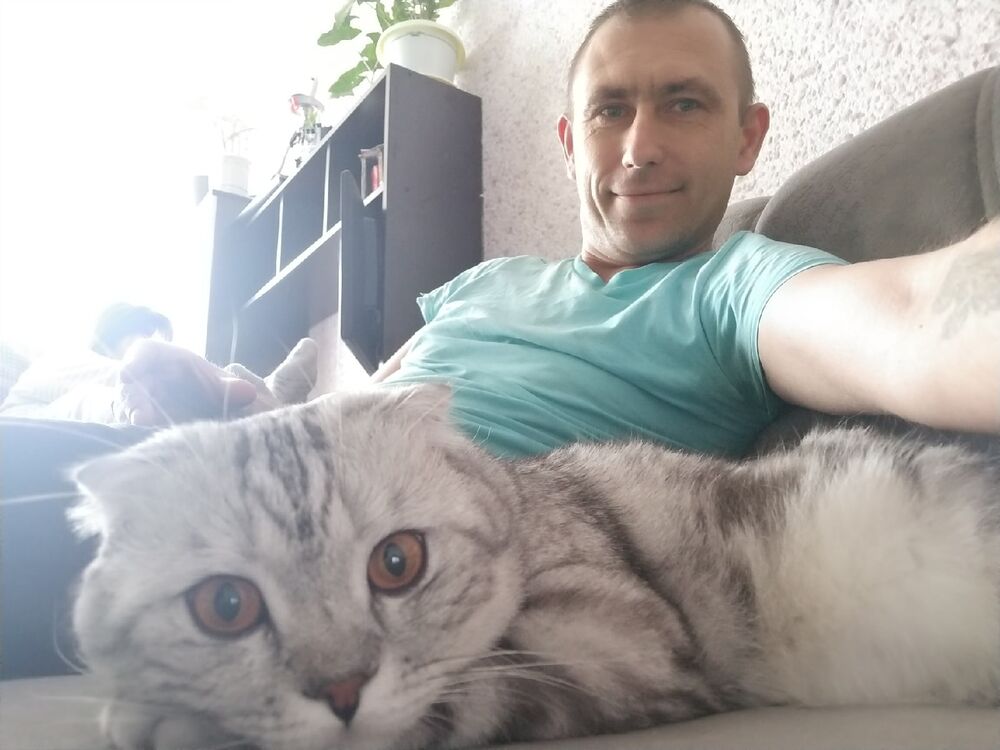  40052619  Leonid, 43 ,    