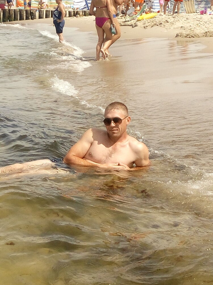  15232089  Alex, 40 ,     