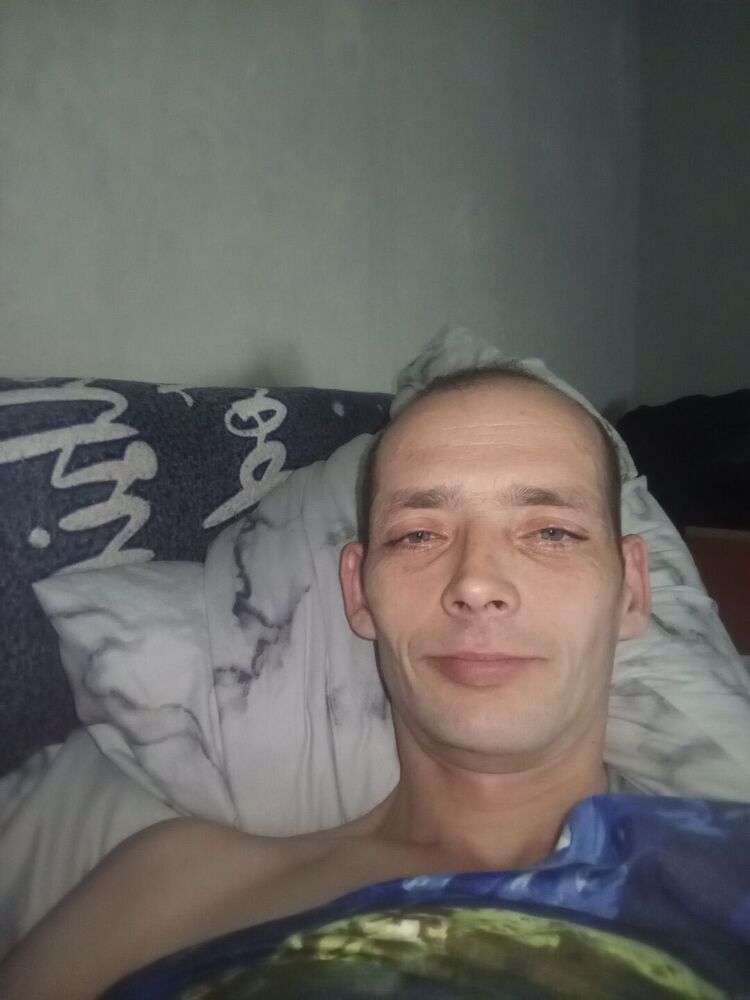  54671639  Pavel, 37 ,    