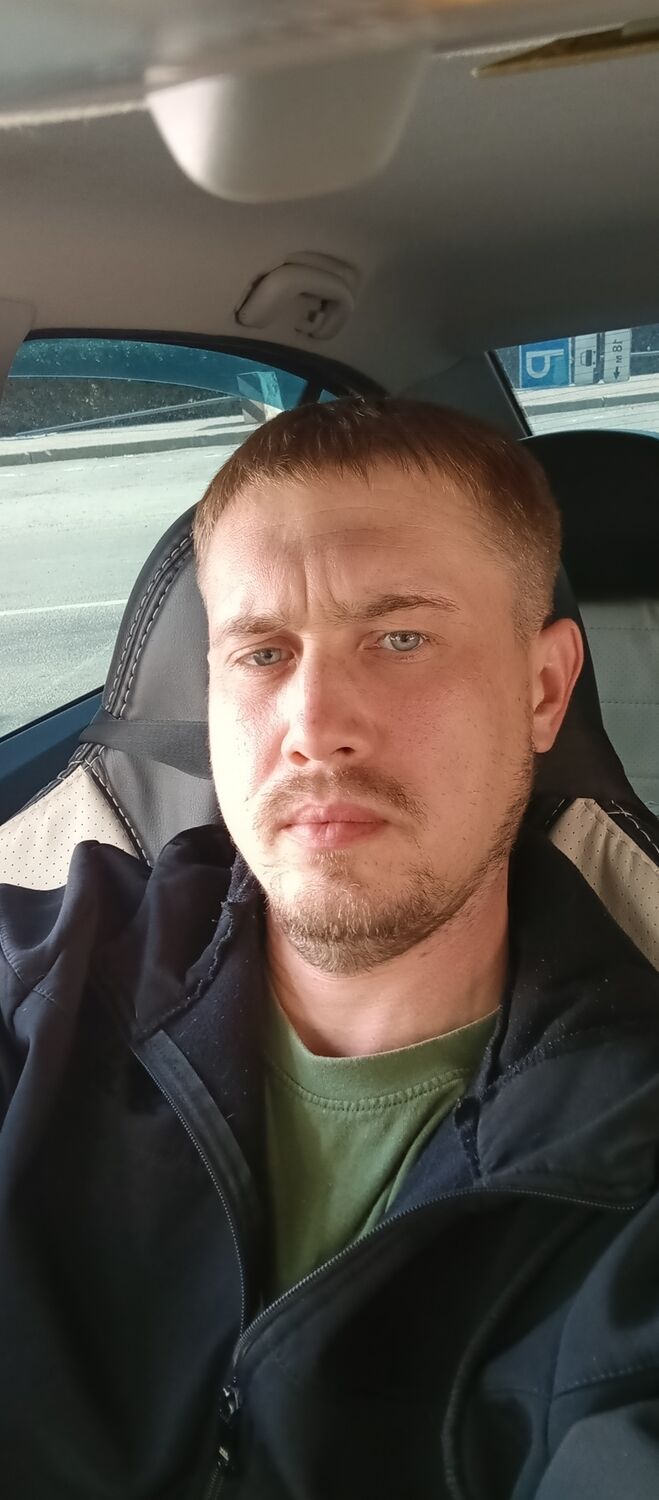  47476949  Denis, 38 ,    