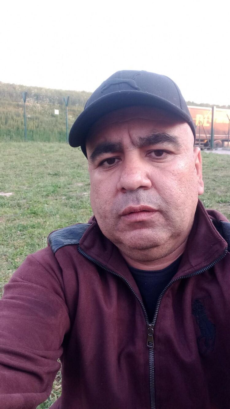  43854399  Bek, 49 ,    