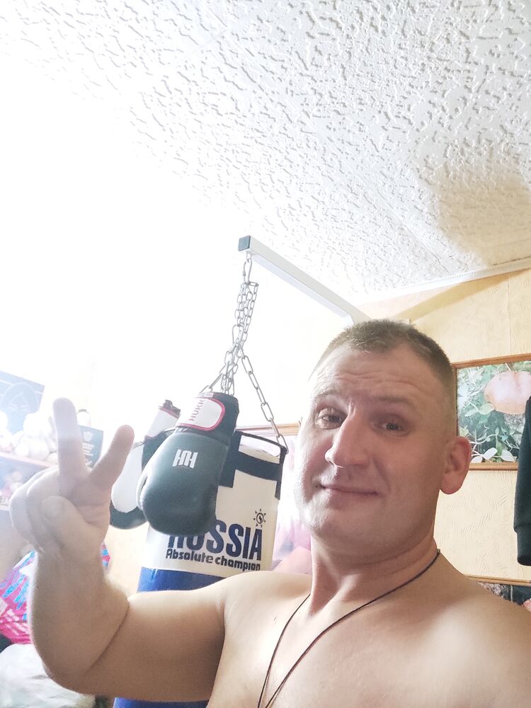  49067739  Aleks, 41 ,    