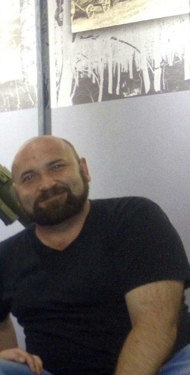  17242139  Stanislav, 44 ,    