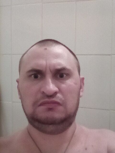  12402229  Sergo, 42 ,    