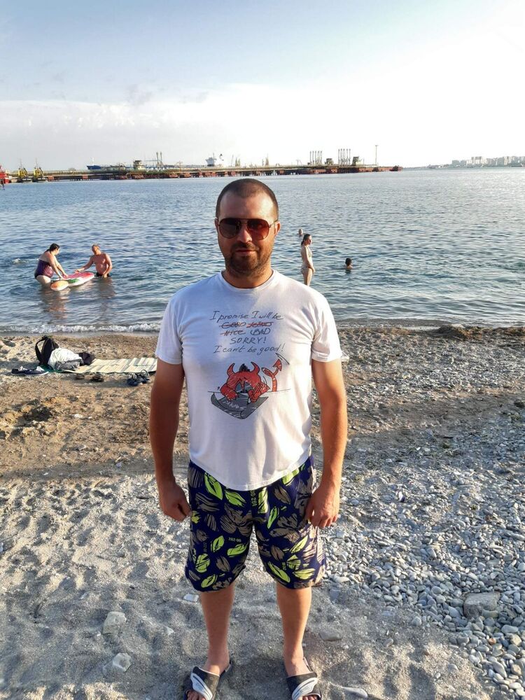  40674889  , 42 ,    