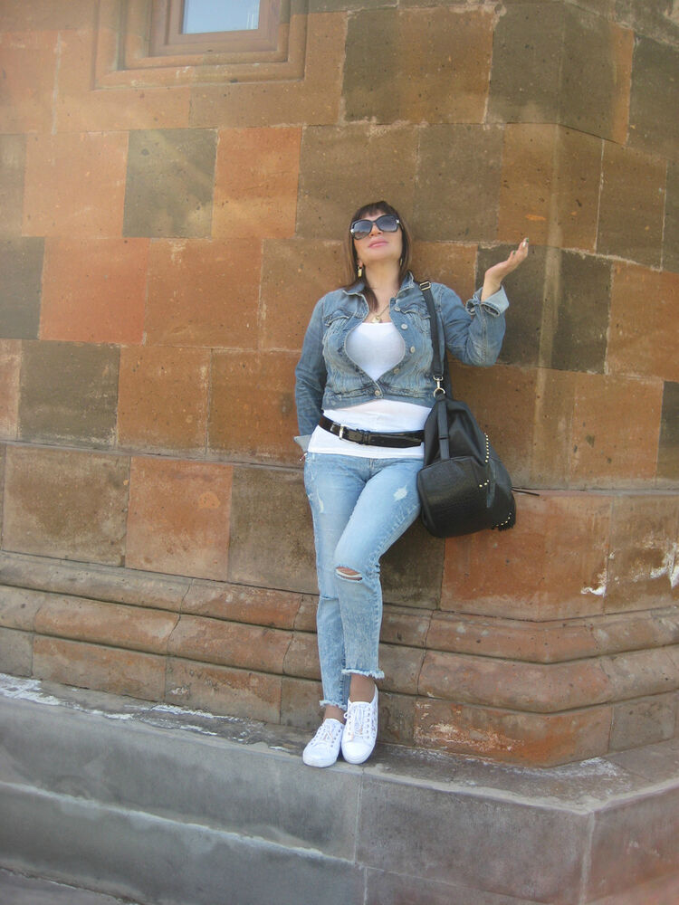  ,   Karolina, 51 ,   ,   , c 