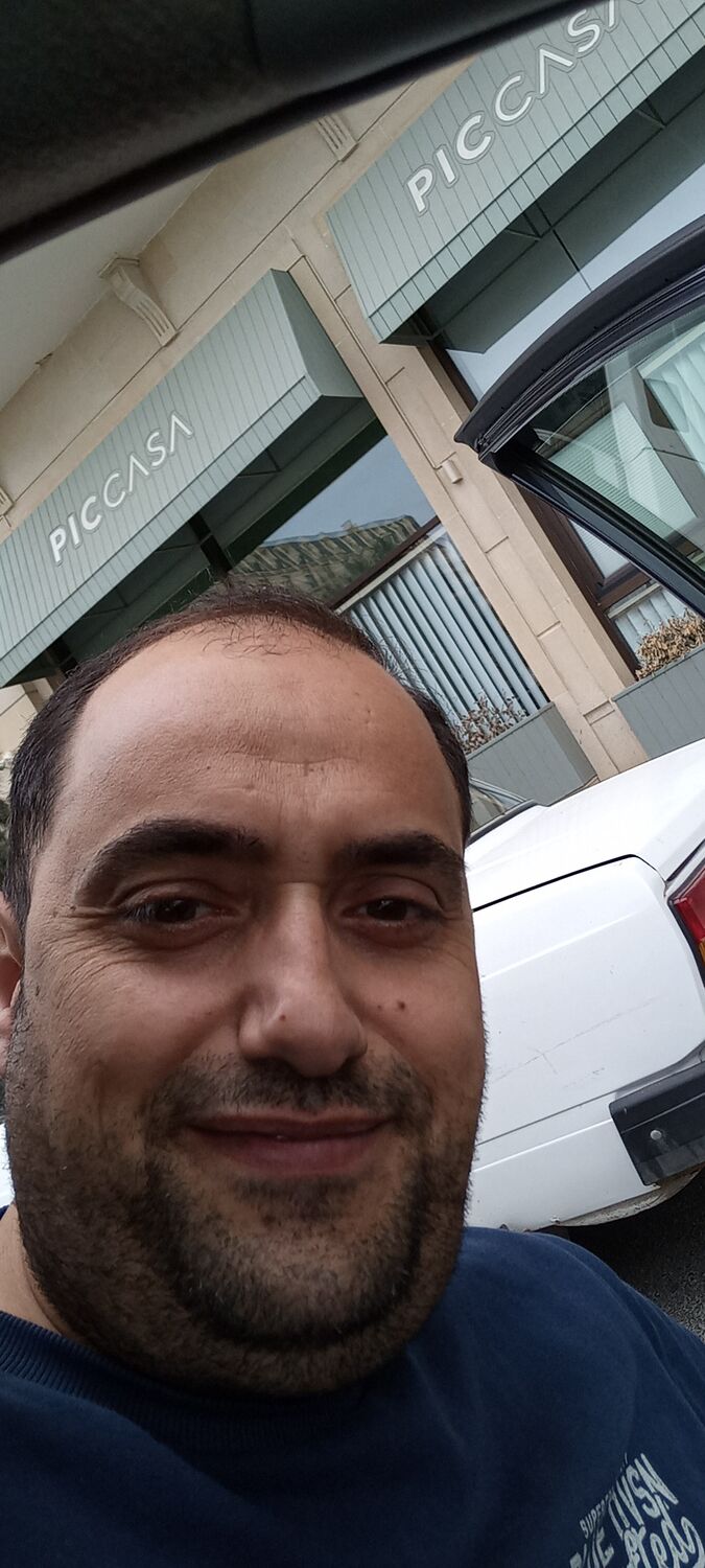  40327729  Ziko, 43 ,    