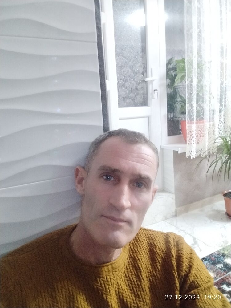  49618299  ndrei, 38 ,    