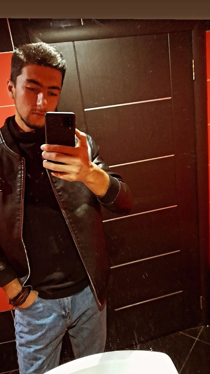  ,   Amir, 25 ,   ,   