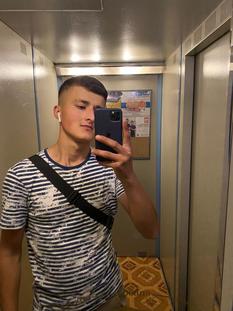  ,   John, 24 ,  