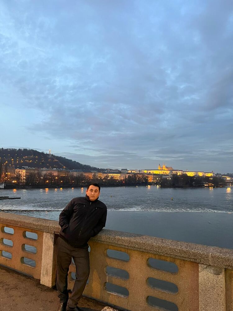  52885899  Otabek, 27 ,    