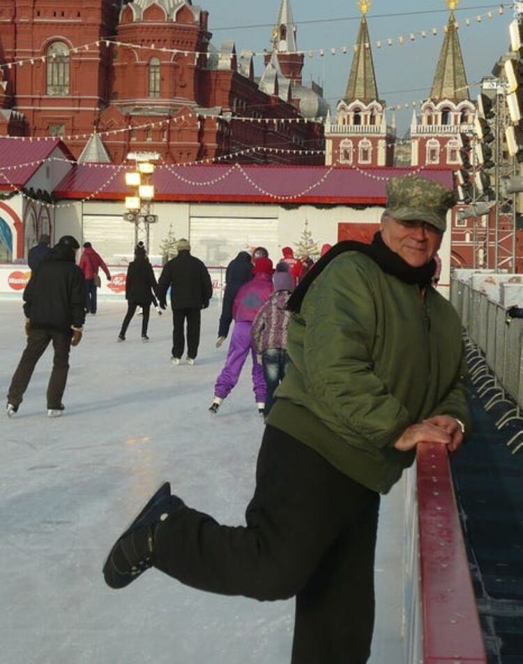  41082249  Boris, 71 ,    