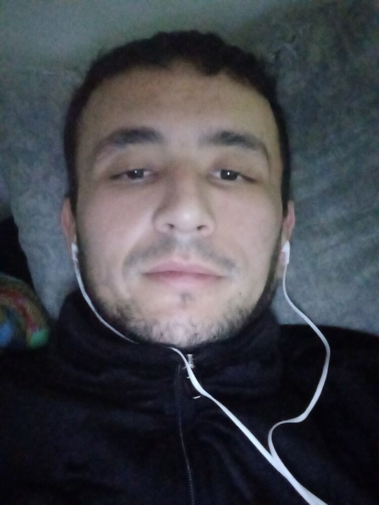  33144829  , 28 ,    -